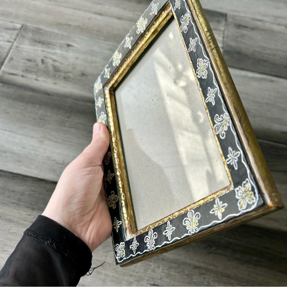 Sicura Shabby Chic French Country Fleur De Lys Picture Frame in Black - Picture 6 of 11